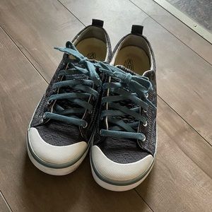Ladies KEEN sneakers size 7
